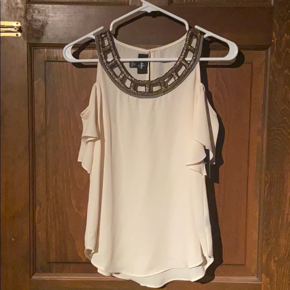 Off the shoulder sleeve blouse